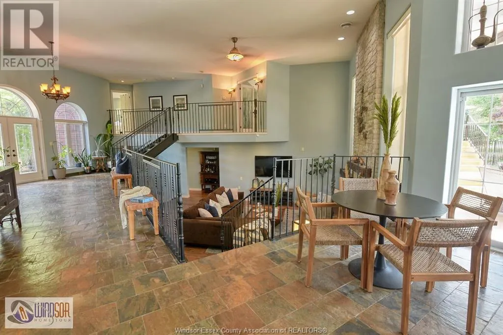 305 WEST PIKE CREEK