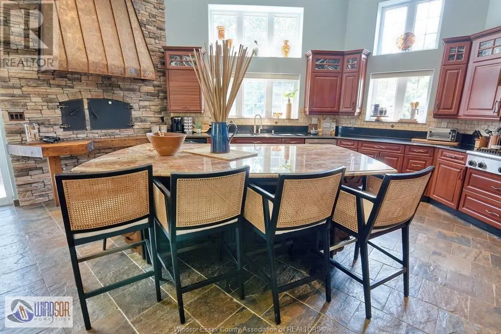 305 WEST PIKE CREEK