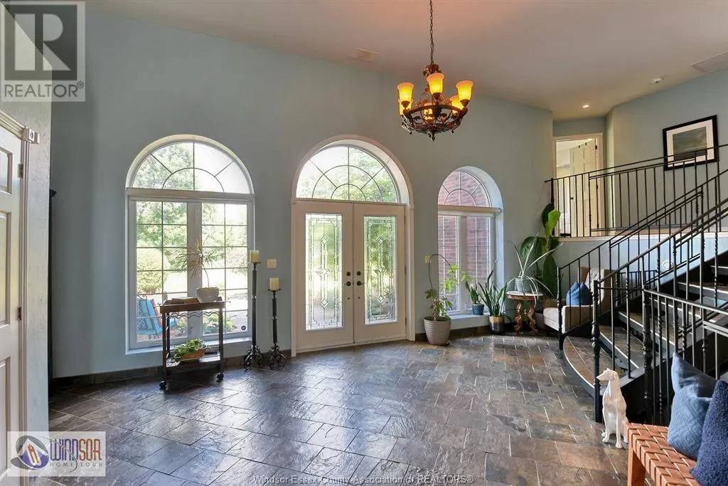 305 WEST PIKE CREEK