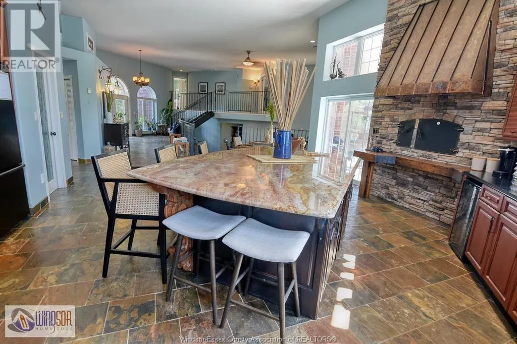 305 WEST PIKE CREEK