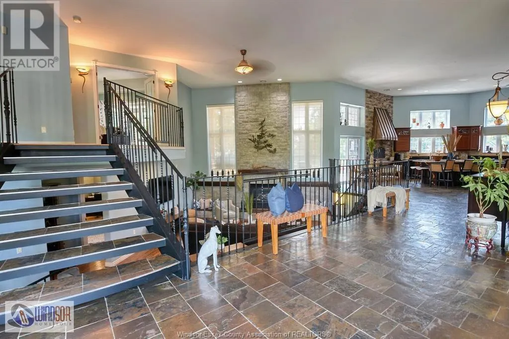 305 WEST PIKE CREEK