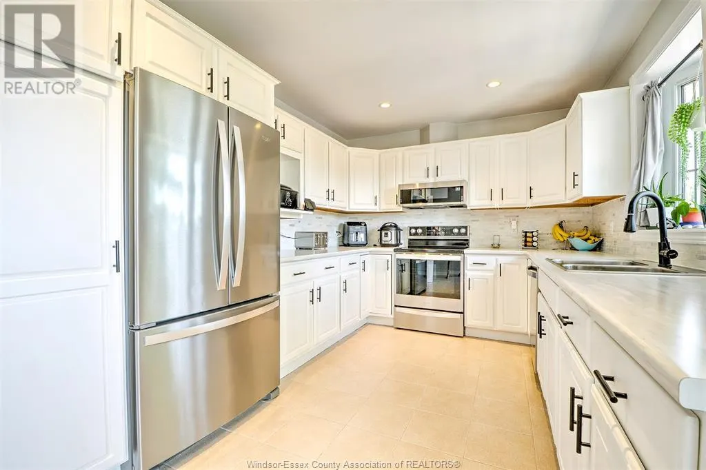 110 Sunset DRIVE