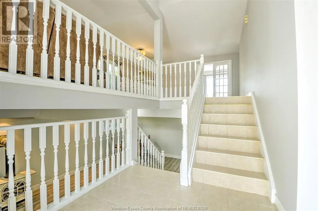 110 Sunset DRIVE