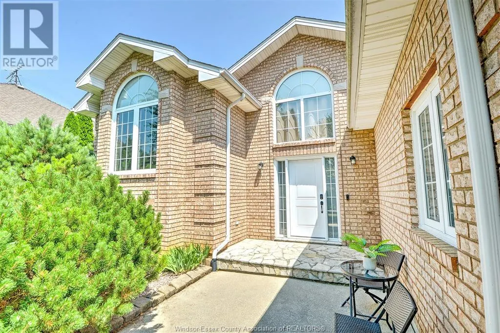 110 Sunset DRIVE