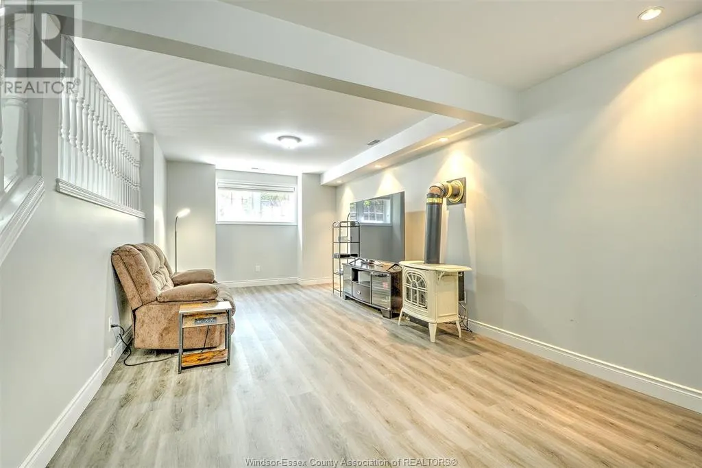 110 Sunset DRIVE