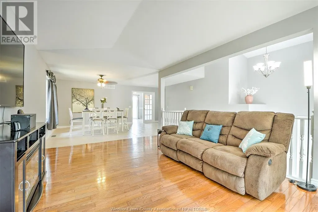 110 Sunset DRIVE
