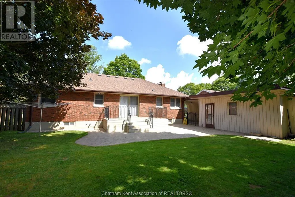 274 TWEEDSMUIR AVENUE East