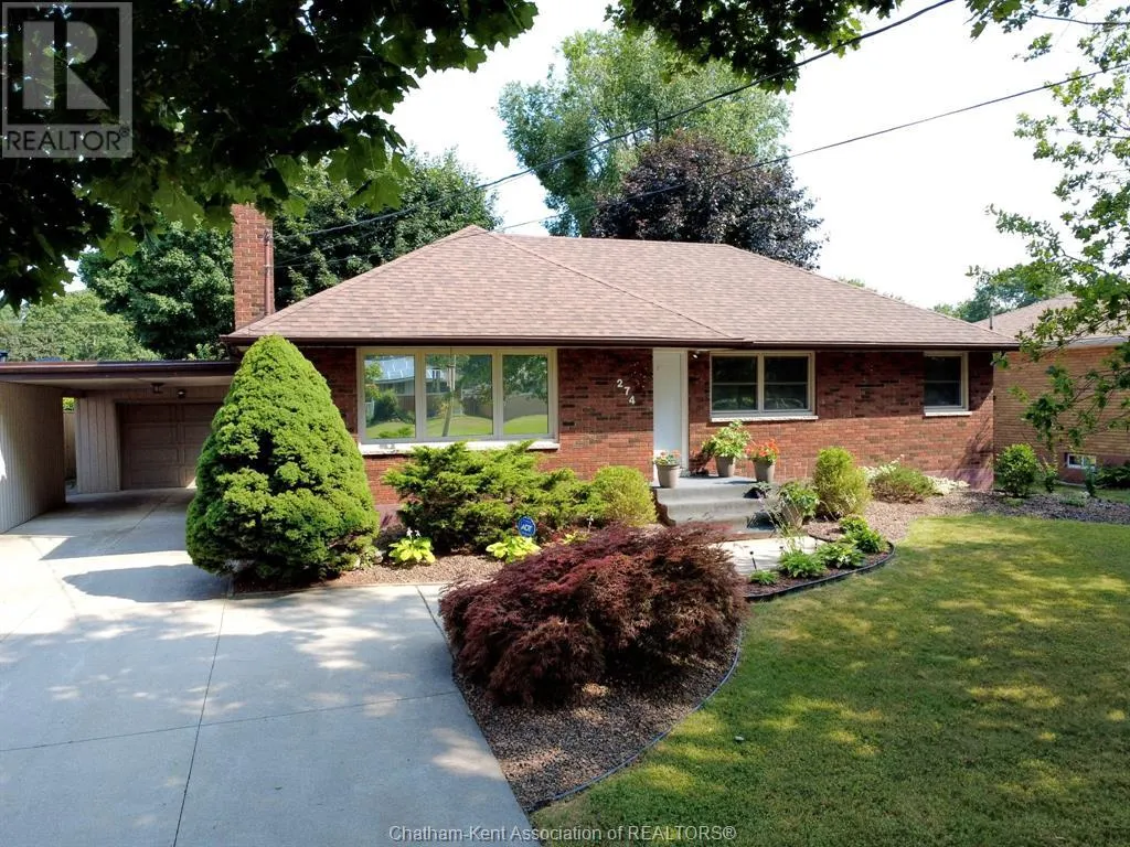 274 TWEEDSMUIR AVENUE East