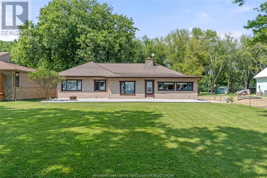 979 MAPLE GROVE DRIVE