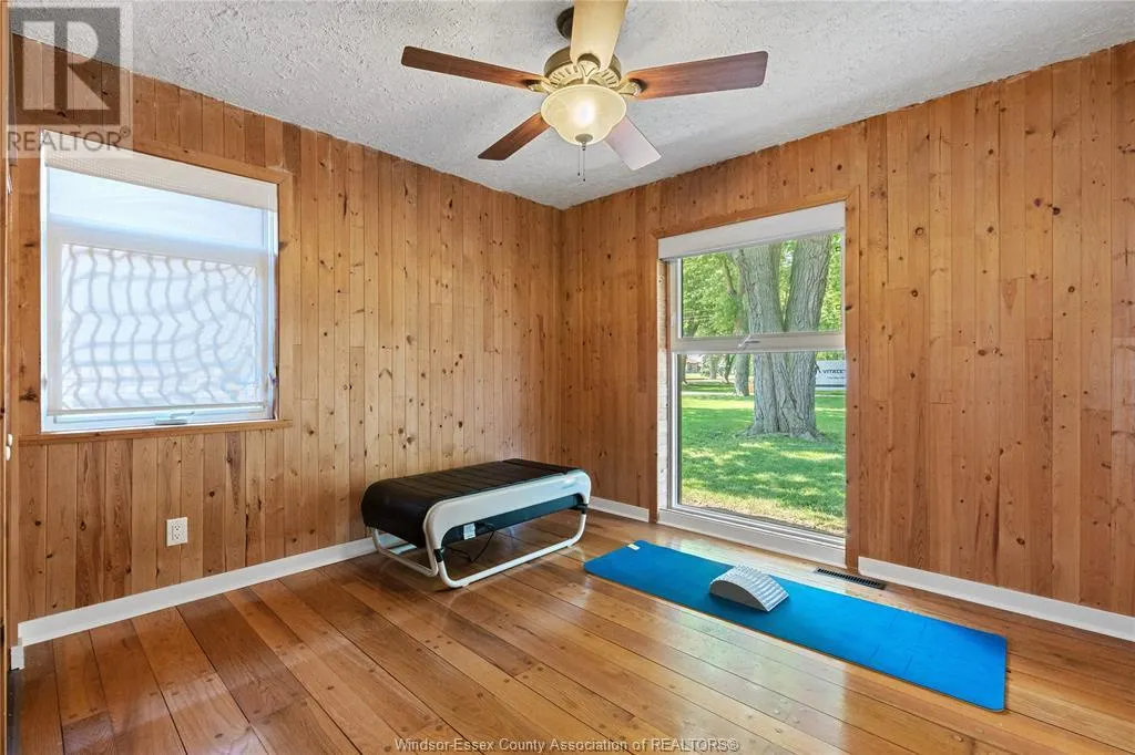 979 MAPLE GROVE DRIVE