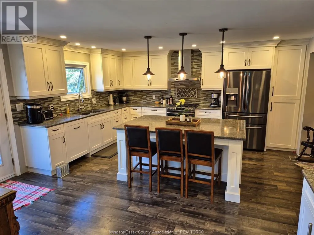 3825 Comber Sideroad
