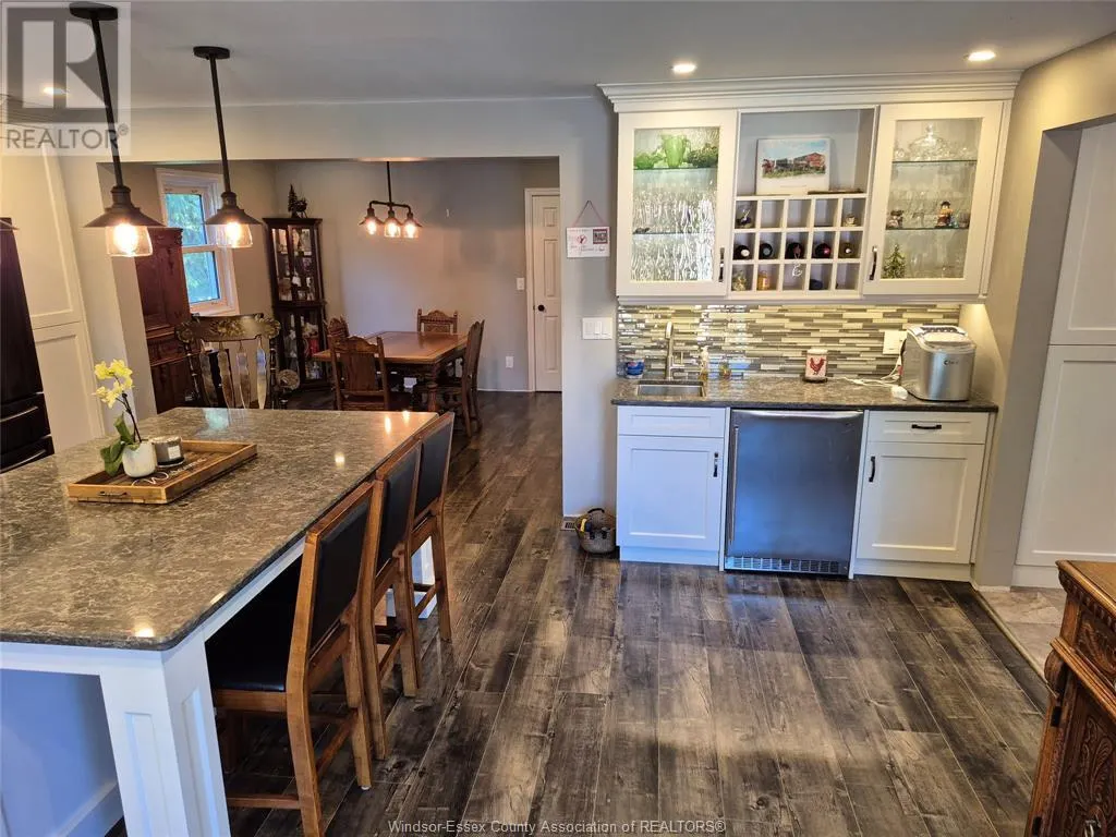 3825 Comber Sideroad