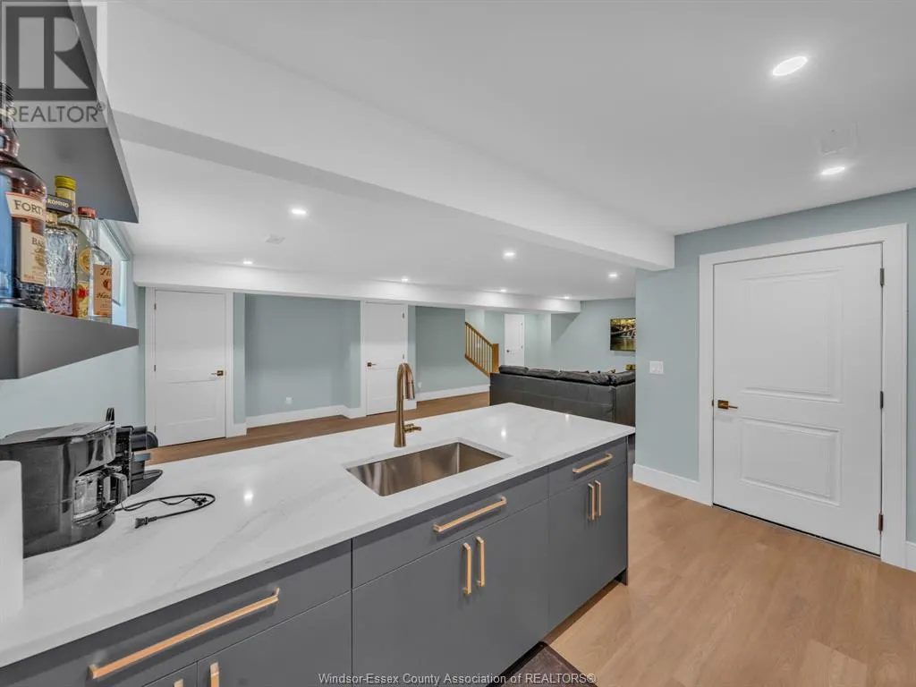 9 SUNNINGDALE DRIVE