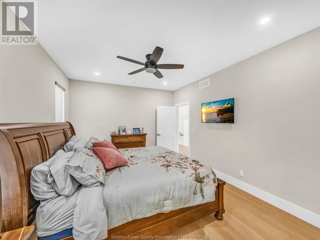 9 SUNNINGDALE DRIVE