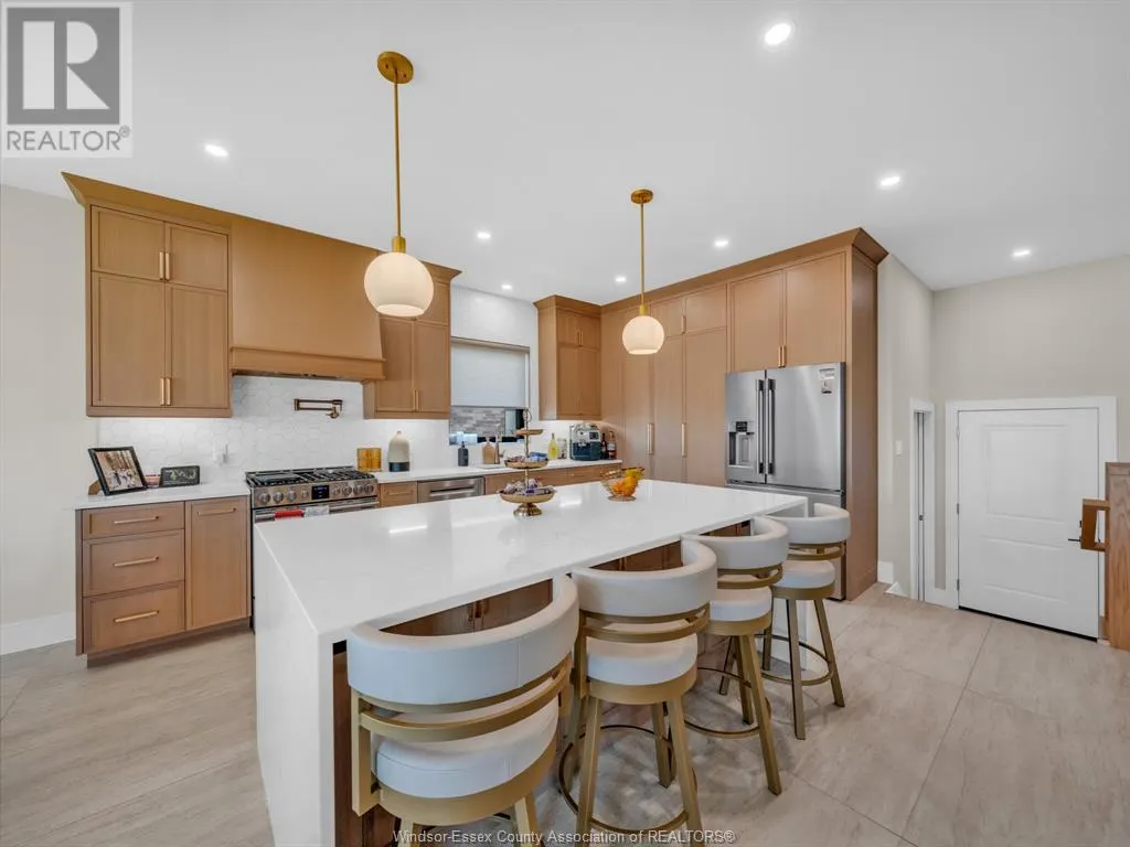 9 SUNNINGDALE DRIVE