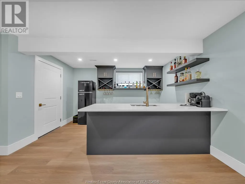 9 SUNNINGDALE DRIVE