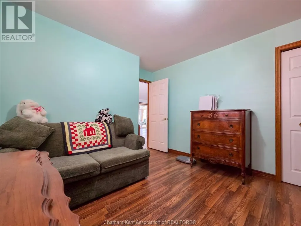 93 GREGORY DRIVE East