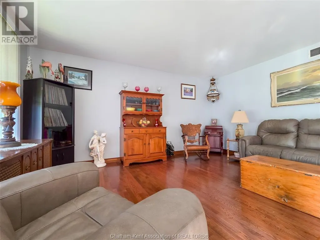 93 GREGORY DRIVE East