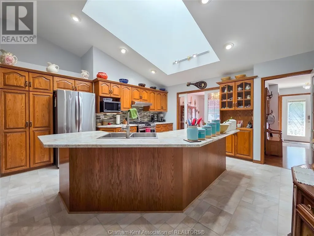 93 GREGORY DRIVE East