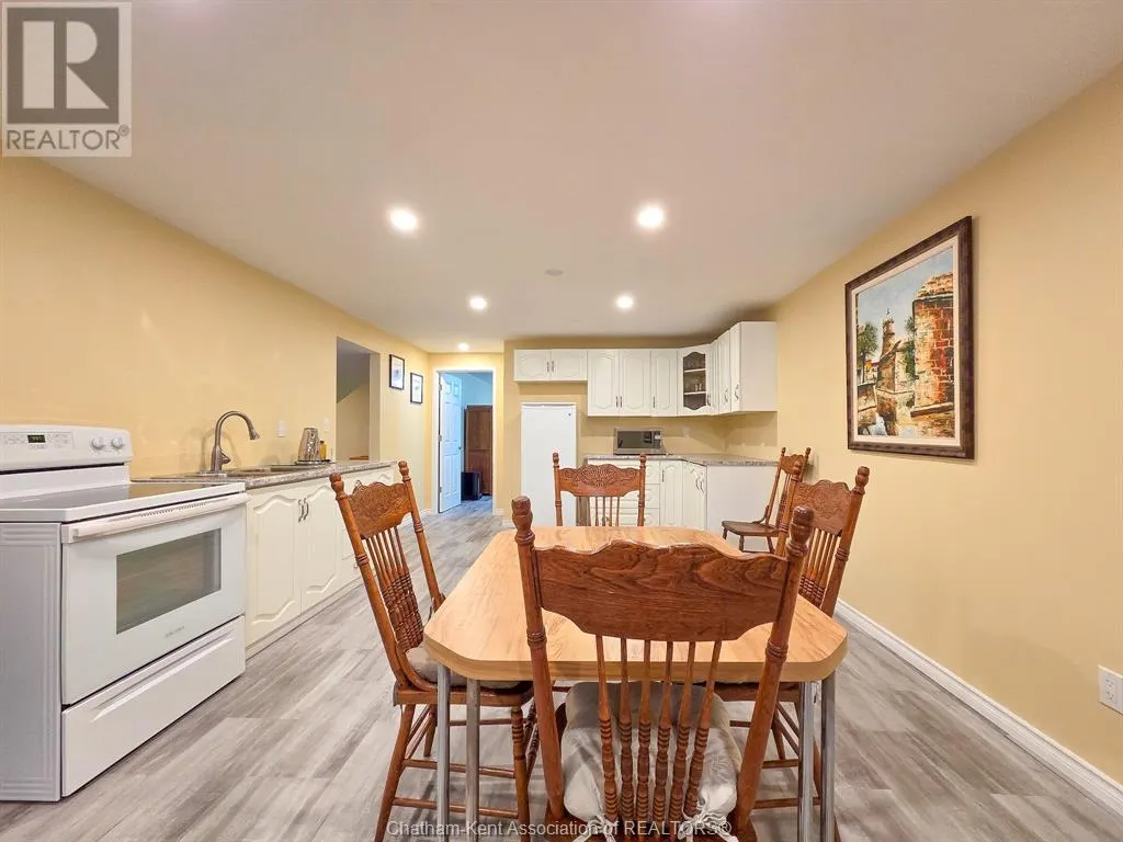 93 GREGORY DRIVE East