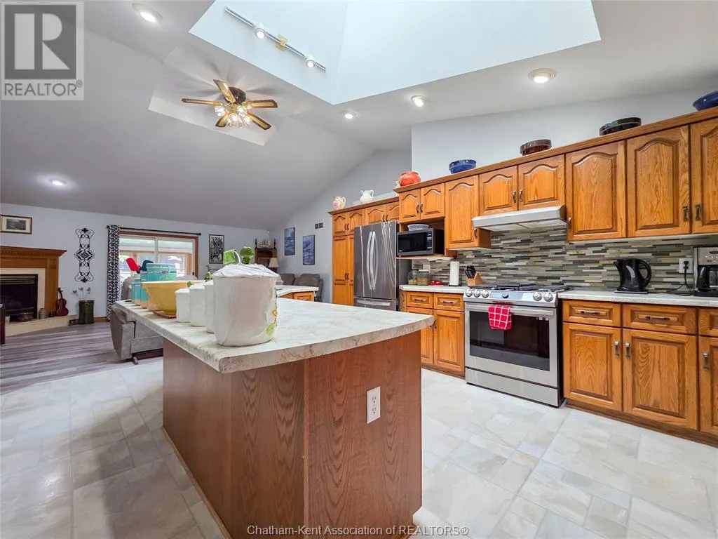 93 GREGORY DRIVE East