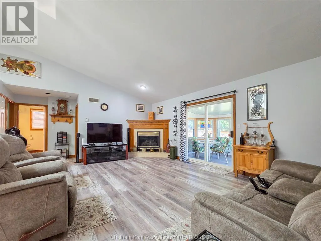93 GREGORY DRIVE East