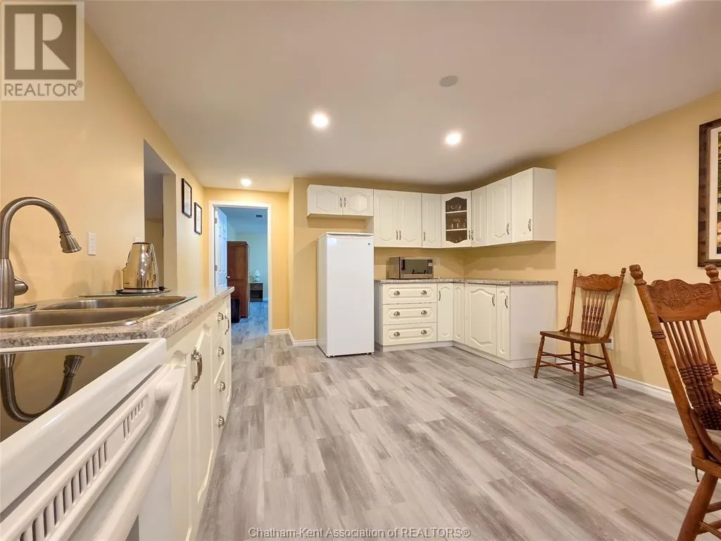93 GREGORY DRIVE East