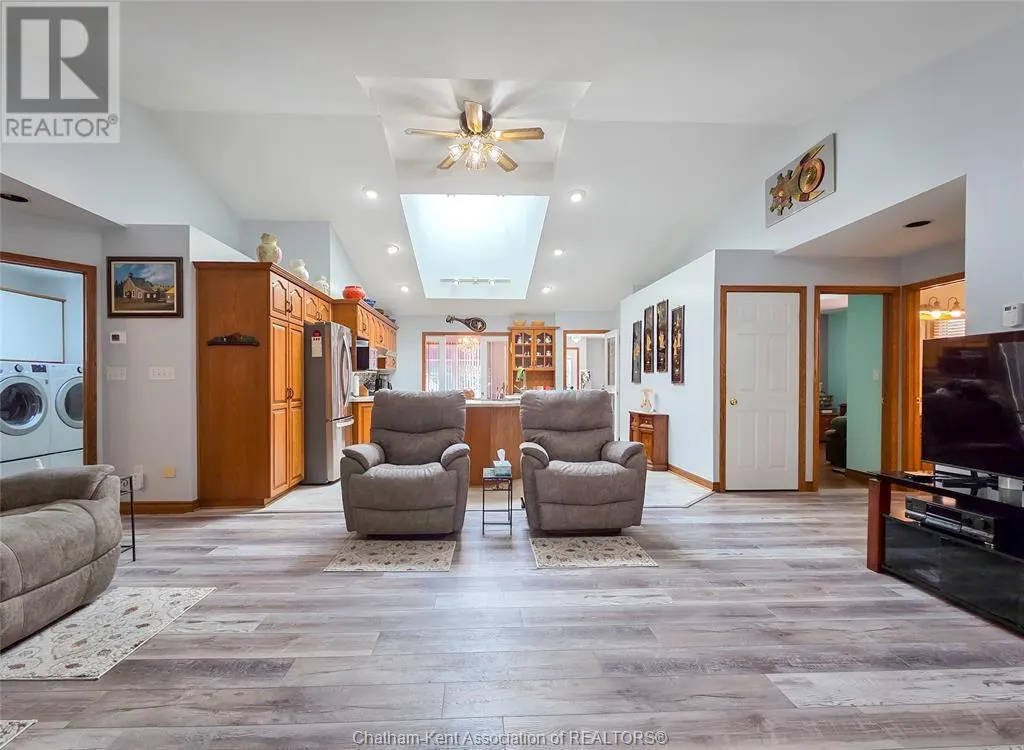 93 GREGORY DRIVE East
