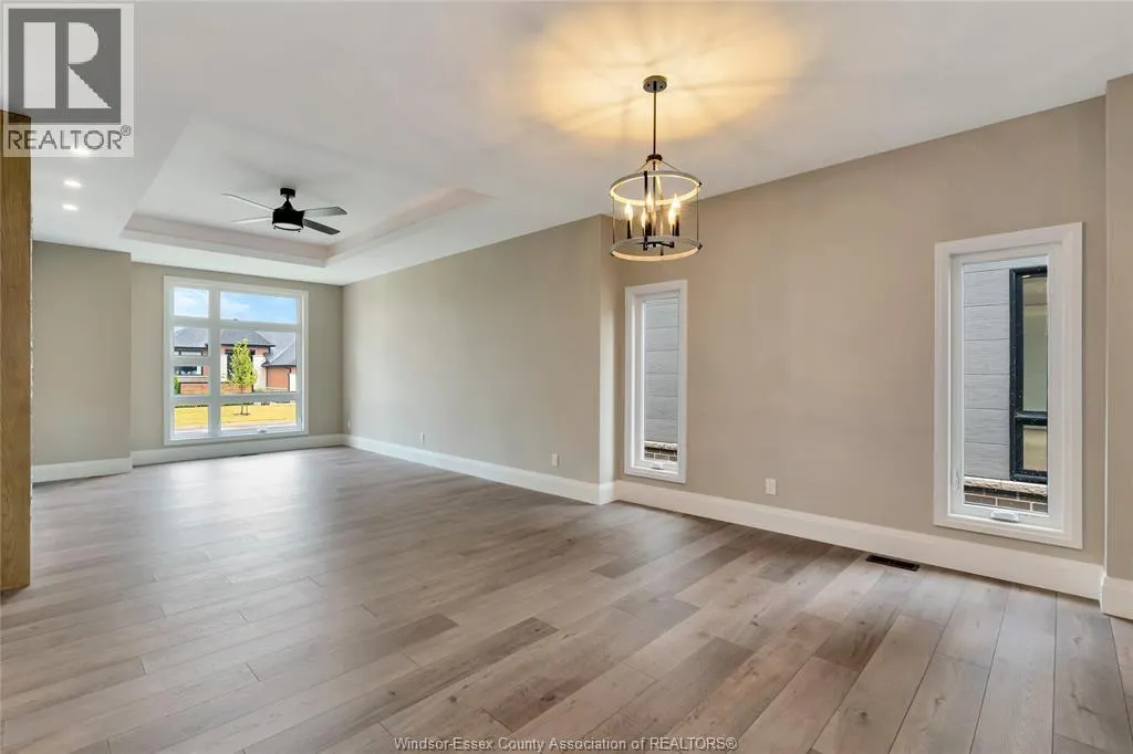 121 HAZEL CRESCENT