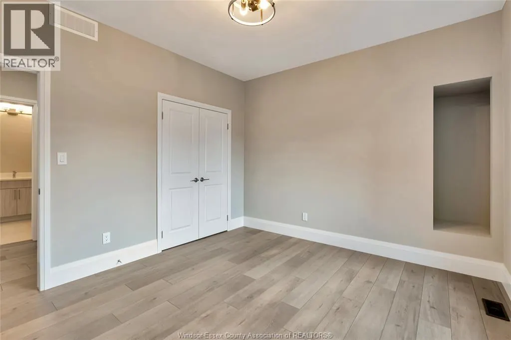 121 HAZEL CRESCENT