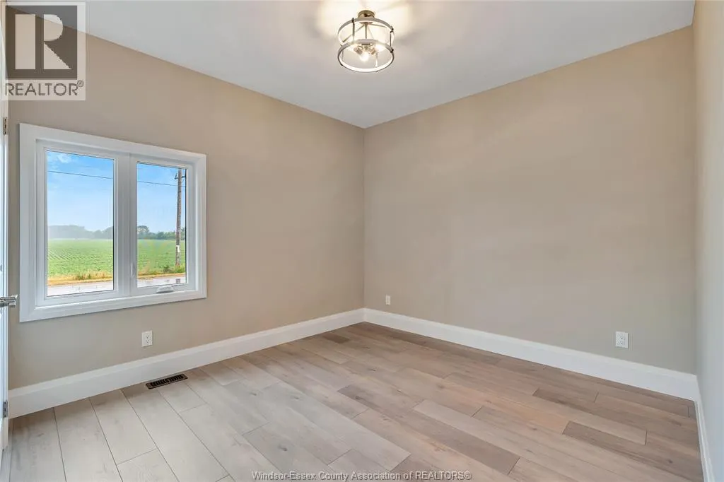 121 HAZEL CRESCENT