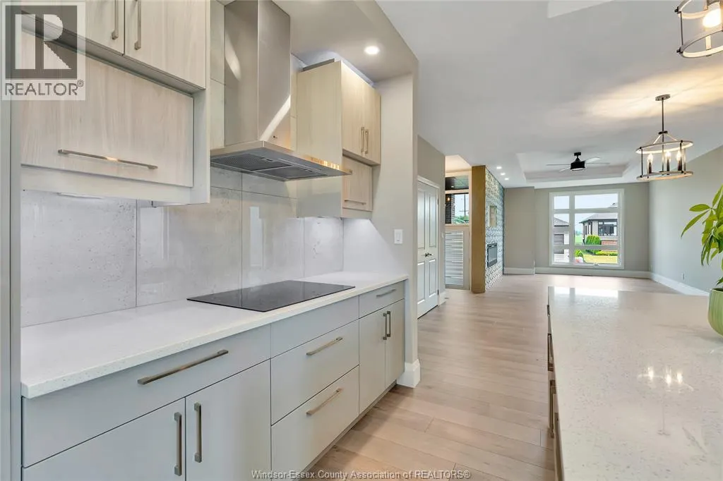121 HAZEL CRESCENT