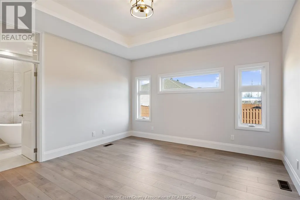 4 WOODLAND STREET