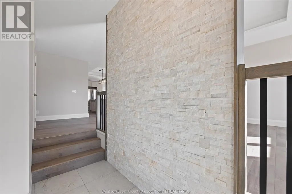 4 WOODLAND STREET