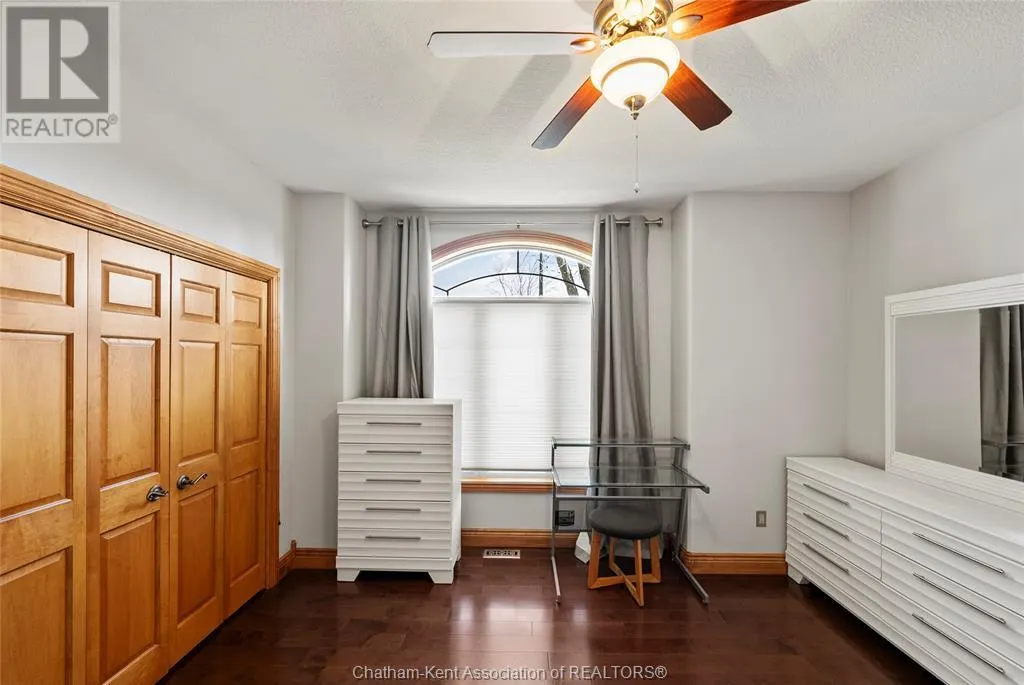 22334 CHARING CROSS ROAD