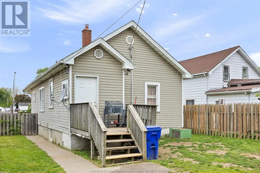 110 ERIE STREET South