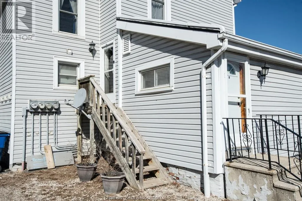 342 KING STREET West