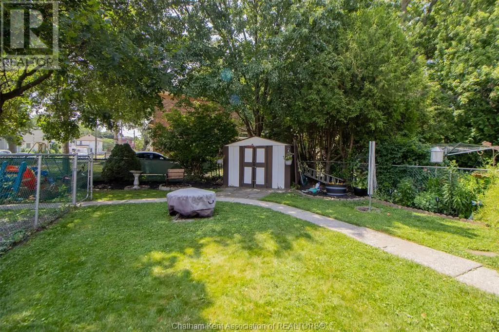 206 Adelaide STREET South