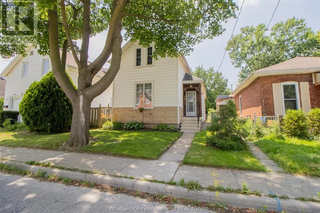 206 Adelaide STREET South