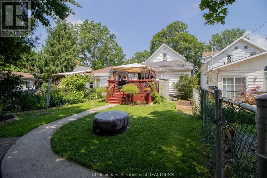 206 Adelaide STREET South