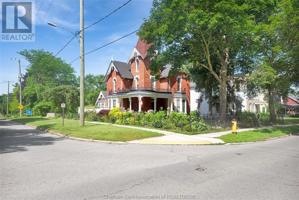 41 Erie STREET South
