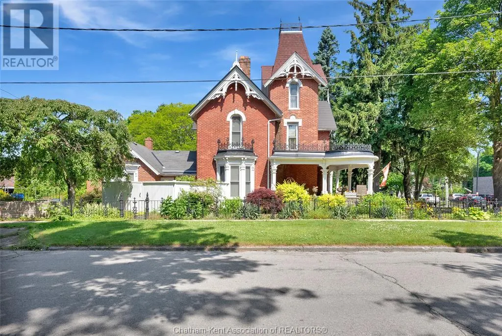 41 Erie STREET South