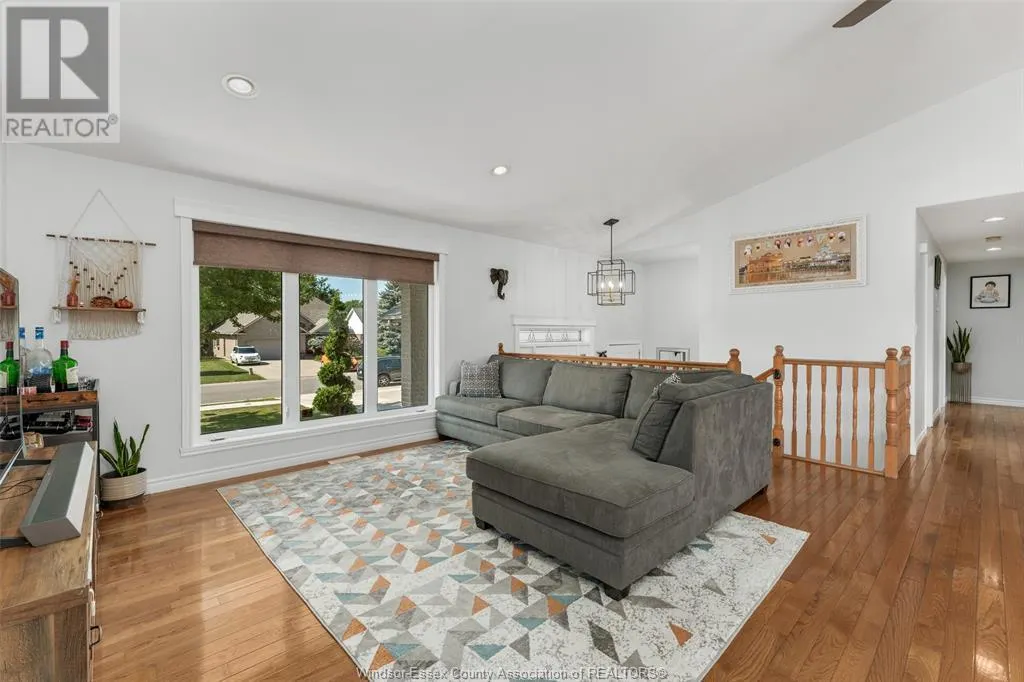 208 BRIEN AVENUE West