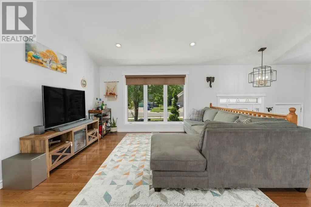 208 BRIEN AVENUE West