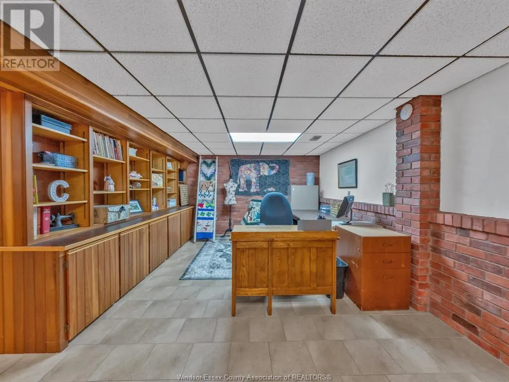 1121 Mersea Road 1