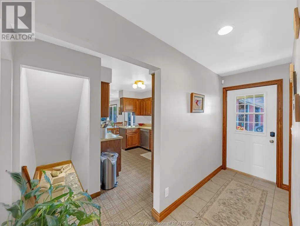 1121 Mersea Road 1