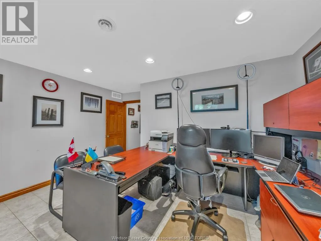 1121 Mersea Road 1