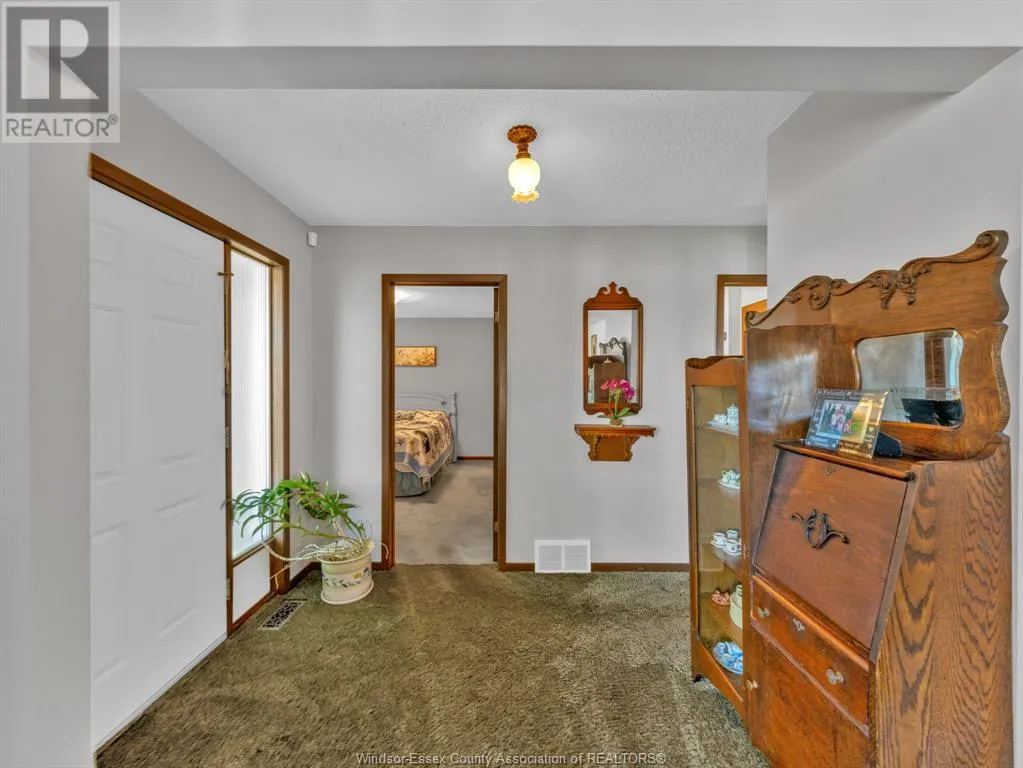 1121 Mersea Road 1