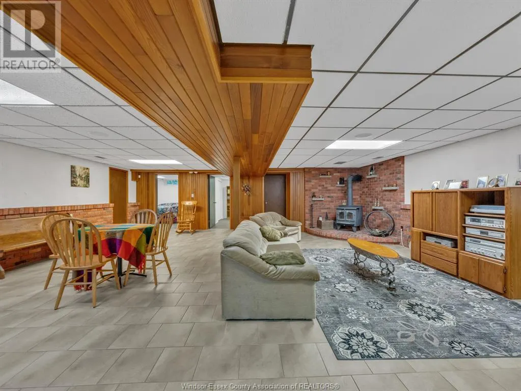 1121 Mersea Road 1