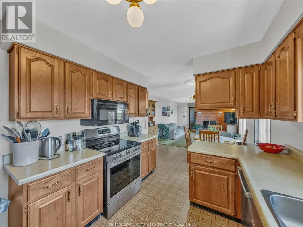 1121 Mersea Road 1